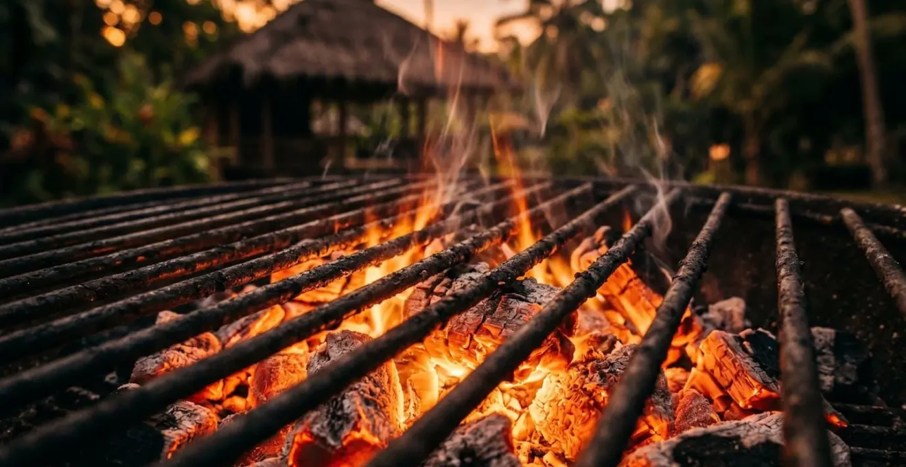 Aire de bivouac aménagée avec kiosque traditionnel et barbecue dans la nature réunionnaise